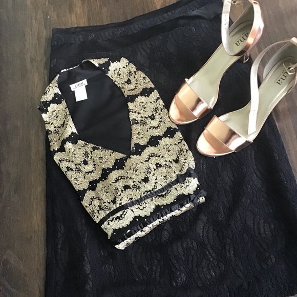 Lace Pencil Skirt - Picture 2 of 6